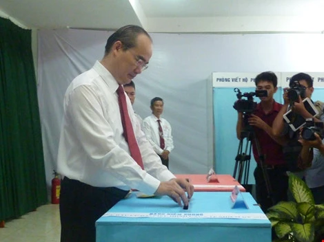 Chùm ảnh: Lãnh đạo Đảng, Nhà nước đi bầu cử ảnh 11