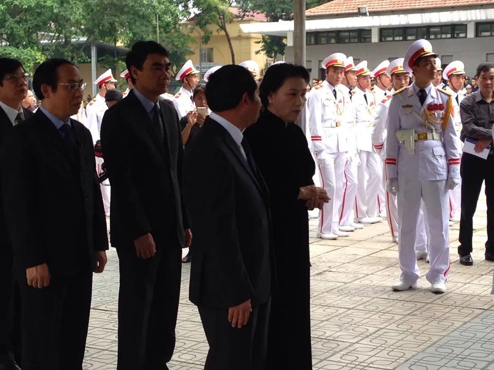 Đoàn chủ tịch Quốc hội do đồng chí Nguyễn thị Kim Ngân dẫn đầu