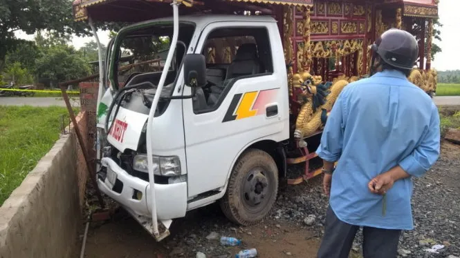 Khởi tố tài xế lái xe tang tông chết 3 người ảnh 1