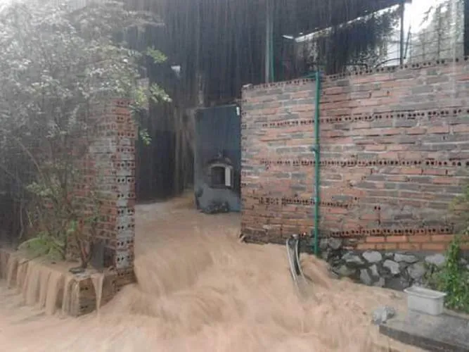 Mưa lớn ở Quảng Ninh: Một người tử vong, một bị thương ảnh 1 Mưa lớn ở Quảng Ninh: Một người tử vong, một bị thương ảnh 1