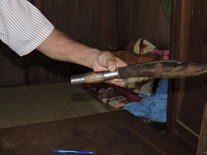 Con dao bầu đối tượng dùng để chống trả lực lượng chức năng bị thu giữ