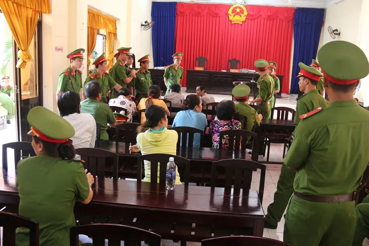 Y án tử hình kẻ dùng súng bắn chết 2 người ở Phú Quốc ảnh 2 Đỗ Thanh Sơn được lực lượng Công an bảo vệ nghiêm ngặt