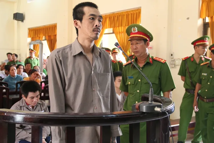 Y án tử hình kẻ dùng súng bắn chết 2 người ở Phú Quốc ảnh 3 Đỗ Thanh Sơn nghe tòa tuyên án