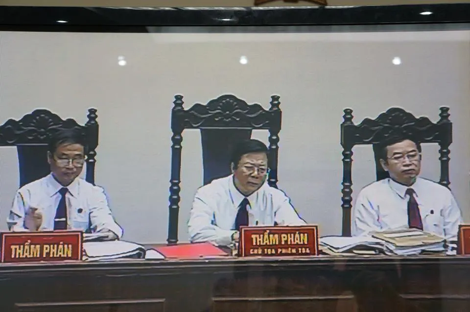 HĐXX phiên tòa phúc thẩm