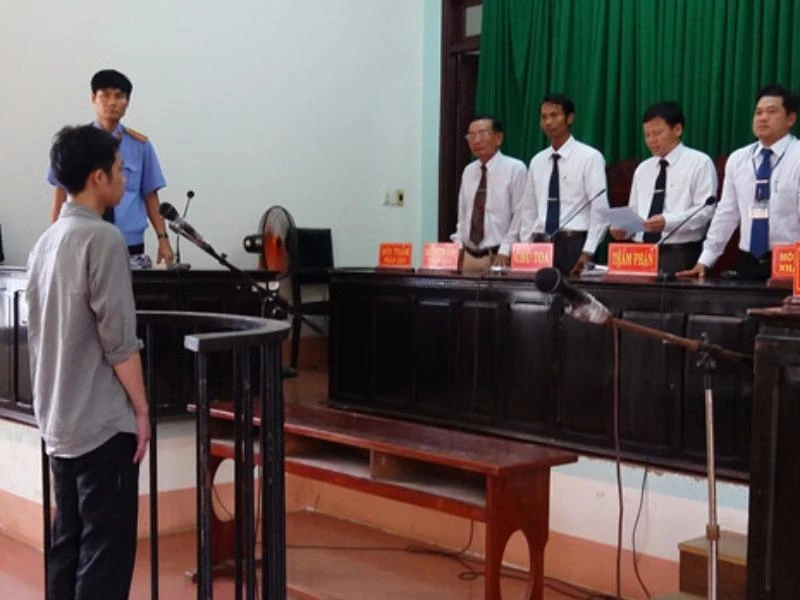 Tòa có quyền xử nặng hơn VKS đề nghị? ảnh 1