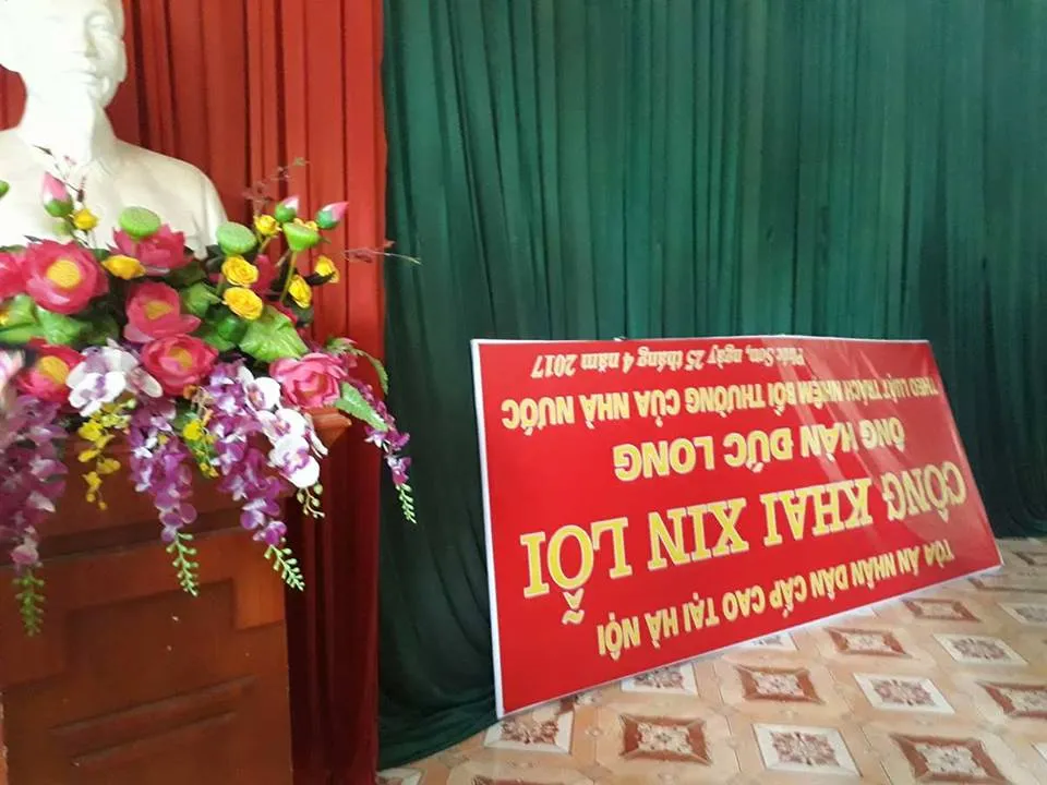 Buổi xin lỗi ông Hàn Đức Long diễn ra trong hỗn loạn ảnh 1 Buổi xin lỗi ông Hàn Đức Long diễn ra trong hỗn loạn ảnh 1