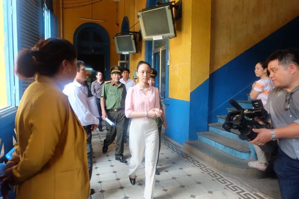 Phương Nga cương quyết im lặng, không trả lời luật sư ảnh 16