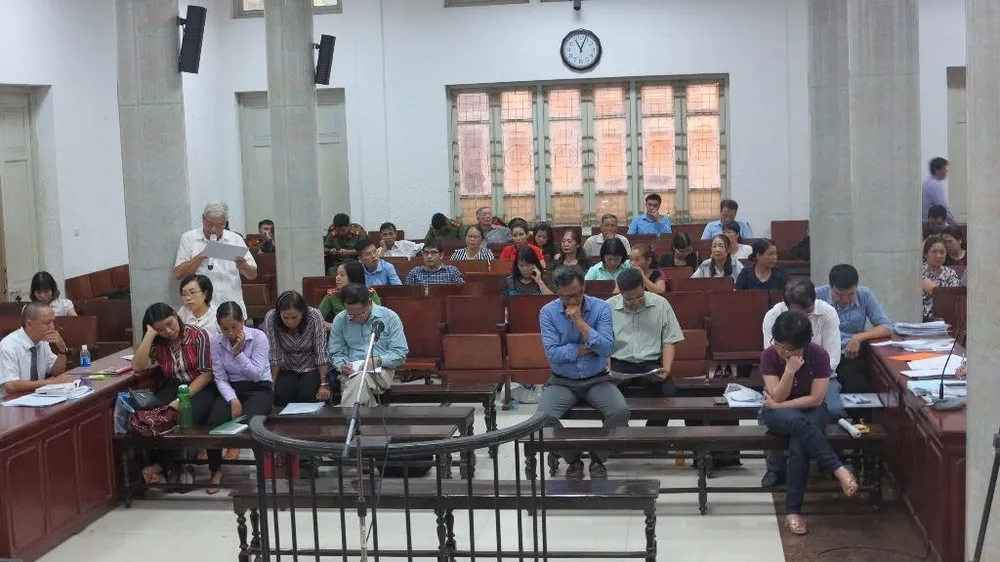 các bị hại nổi giận