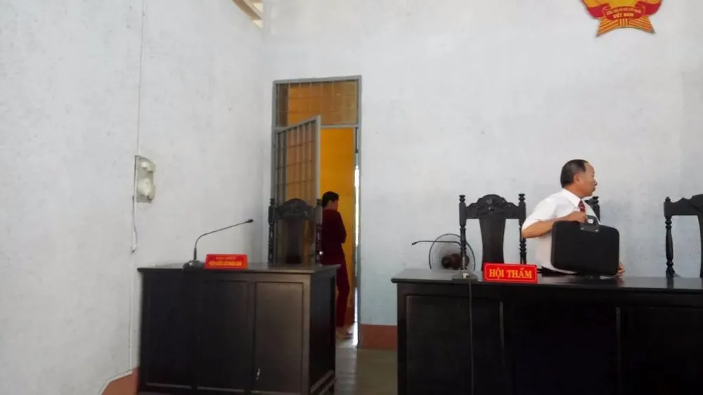 phó chánh án nhận hối lộ