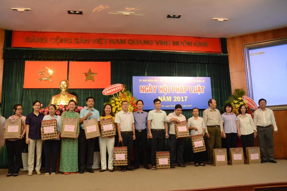 ngay-hoi-phap-luat-q10