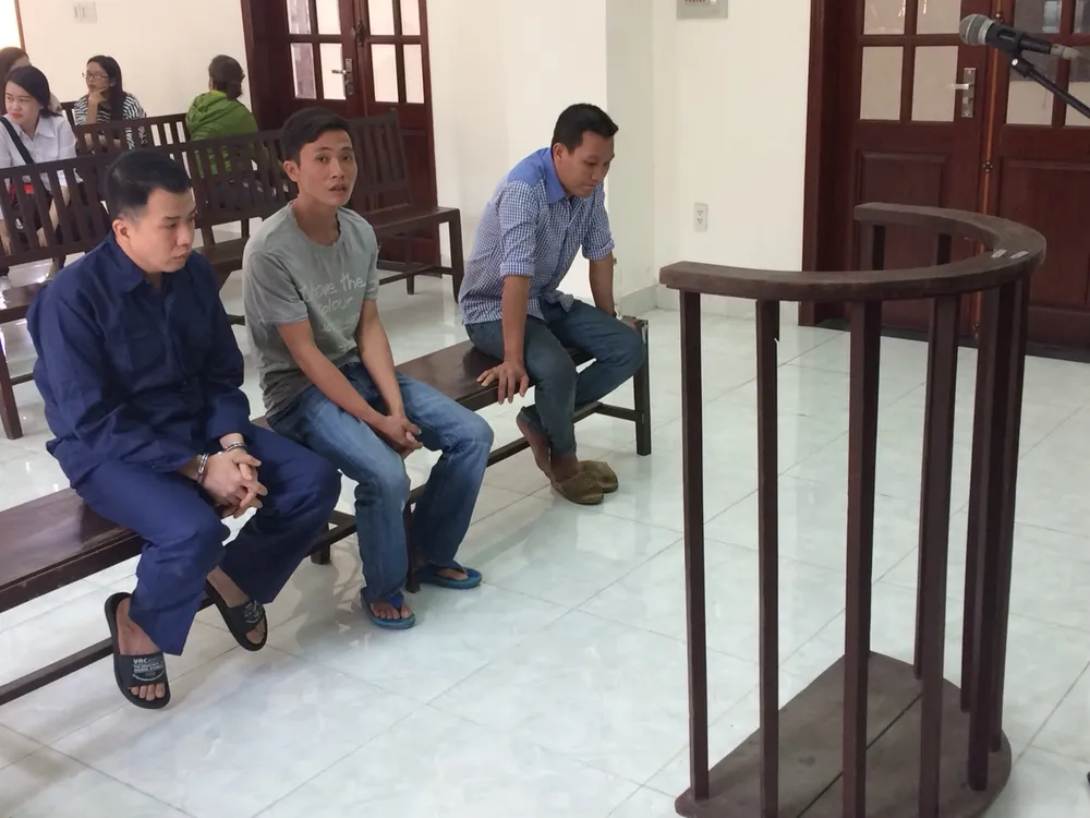 Chiêu trộm xe trong bãi cực tinh vi của tên trộm