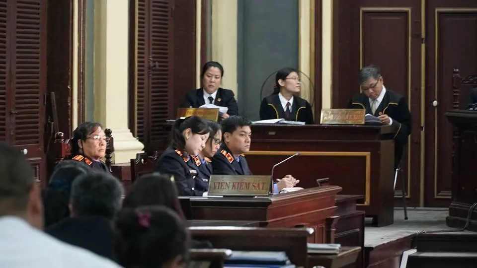 Vụ Trầm Bê: VKS bất ngờ được yêu cầu dừng đọc cáo trạng ảnh 1