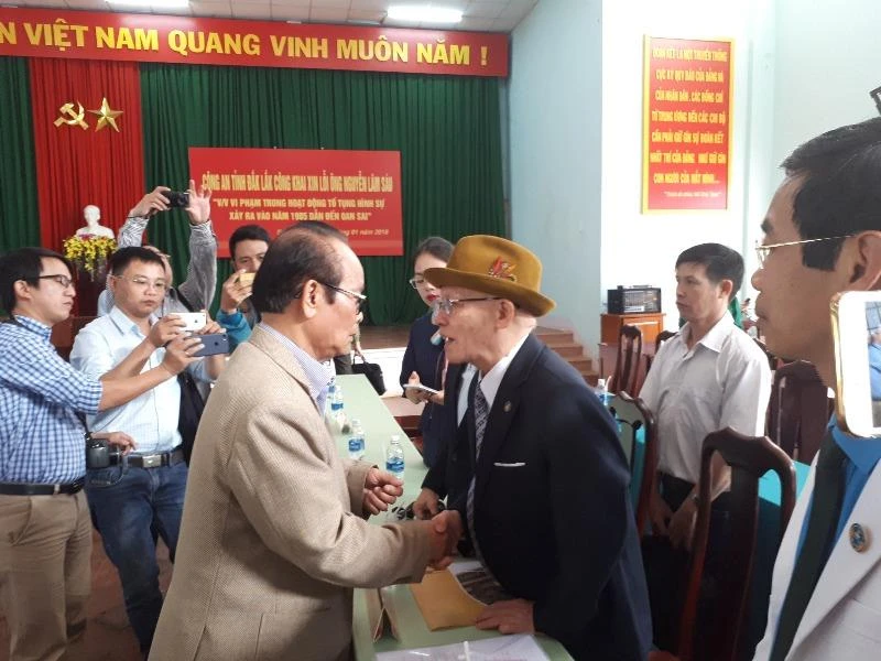 Xin lỗi cụ ông mang thân phận bị can suốt 33 năm