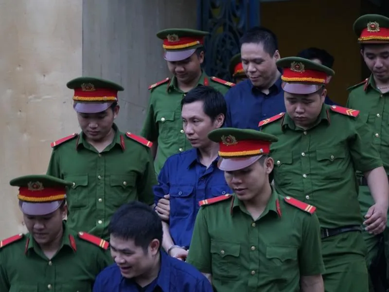 'Tôi không đủ tư cách tham gia cuộc chơi lớn như vậy' ảnh 1