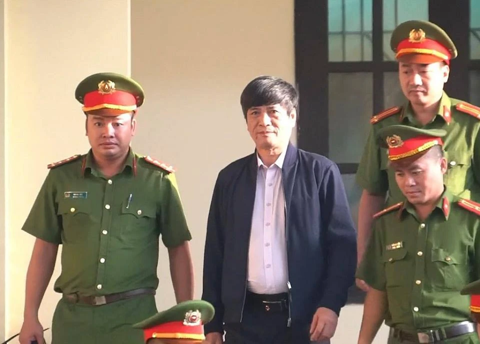 Công an thu được gì khi xét nơi làm việc của 2 ông Vĩnh, Hóa? ảnh 4