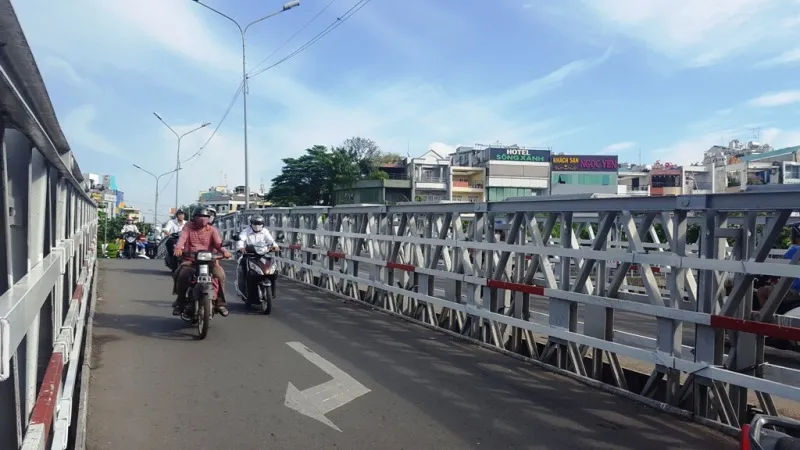 cầu Trần Khánh Dư