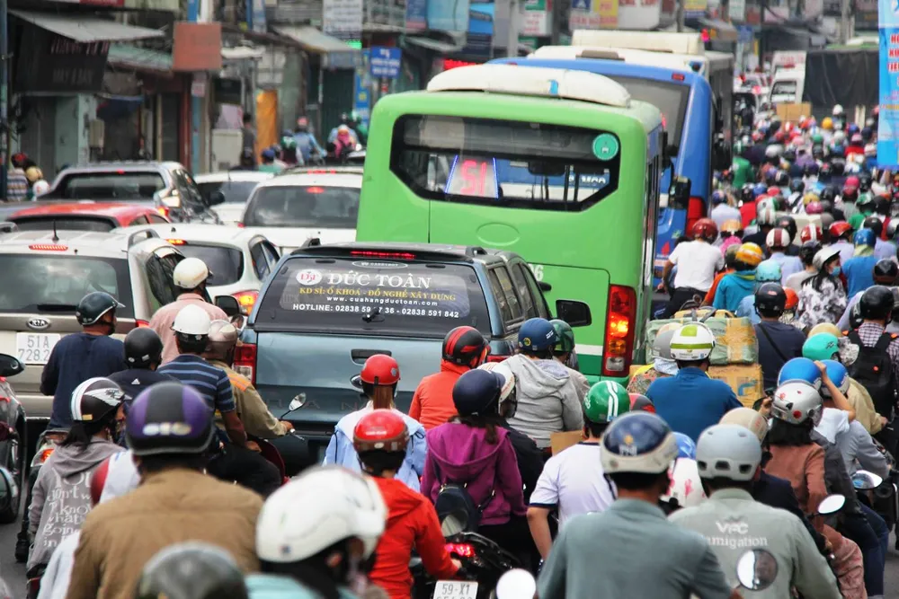 Người dân TP ùn ùn nghỉ Tết Dương lịch sớm ảnh 4