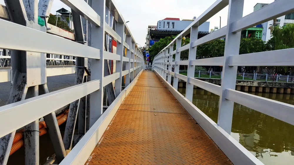 Đường bộ hành, nối đôi bờ vui ảnh 4