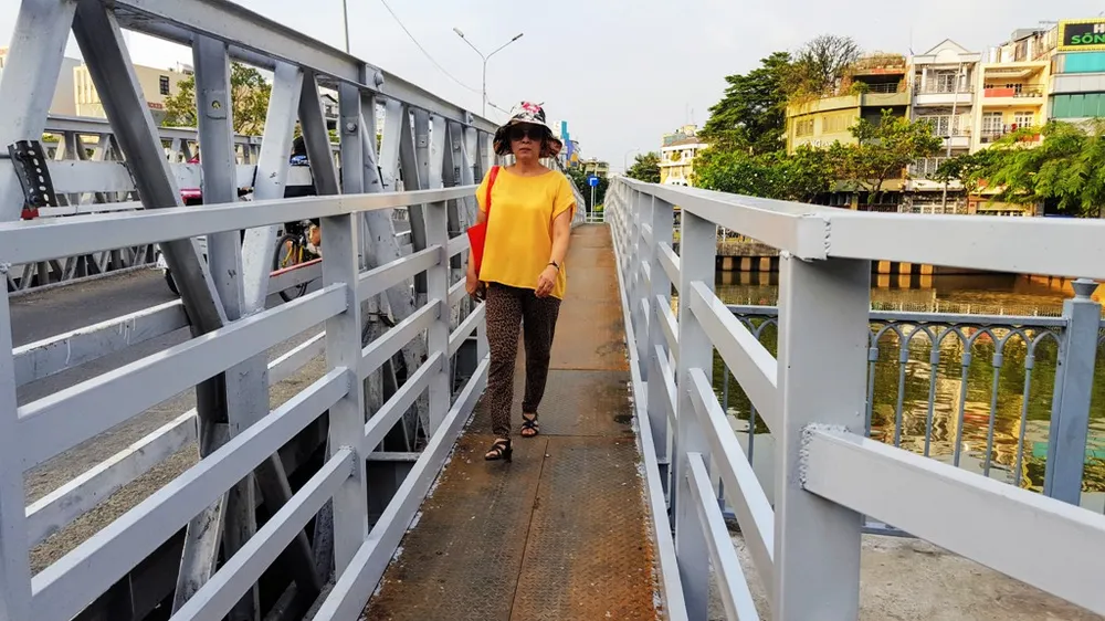 Đường bộ hành, nối đôi bờ vui ảnh 7