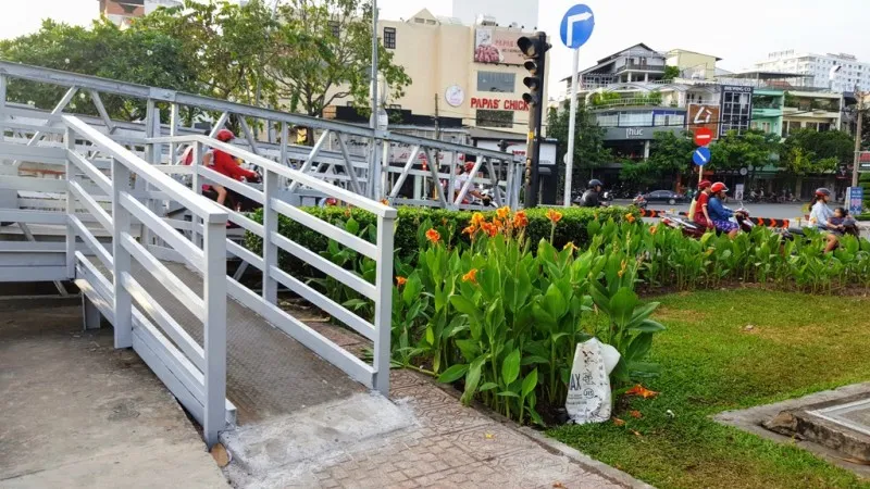 Đường bộ hành, nối đôi bờ vui ảnh 2