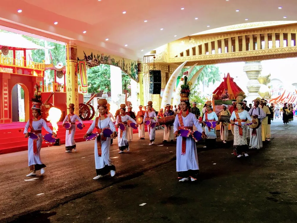 54 dân tộc anh em dâng lễ vật ngày Quốc giỗ ảnh 10