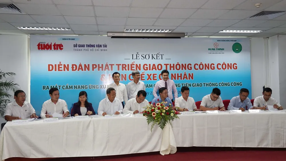 TP.HCM thêm 17 tuyến buýt điểm có cả WiFi ảnh 1