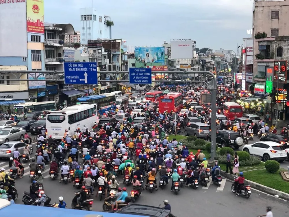 Đường Xô Viết Nghệ Tĩnh thường xuyên bị kẹt xe. Ảnh:ĐT xo-viet-nghe-tinh-3_GBQZ.jpg