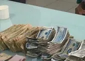 Cụ ông ăn xin có 12 chứng minh thư nhận lại 54 triệu đồng ảnh 1 Cụ ông ăn xin có 12 chứng minh thư