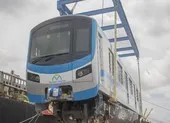 Toàn cảnh quá trình bốc dỡ 3 toa tàu metro số 1