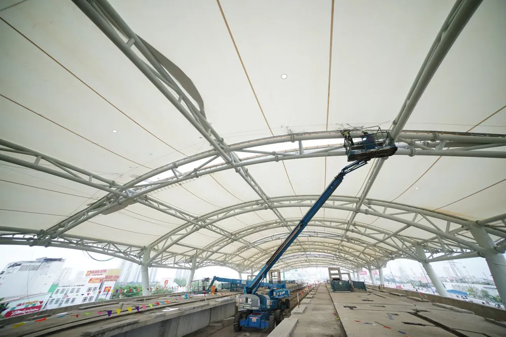 11/11 mái nhà ga trên tuyến metro số 1 đã hoàn thành ảnh 1 GA-TREN-CAO-HOAN-THANH