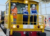 Công trường metro hối hả sau Tết Nguyên đán ảnh 3 Cấp điện trên toàn tuyến metro số 1