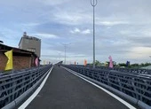 Xe tải mắc kẹt trên cầu An Phú Đông vì bất chấp biển cấm ảnh 3 Lần thứ 3 Sở GTVT yêu cầu xử xe vi phạm qua cầu thép tạm