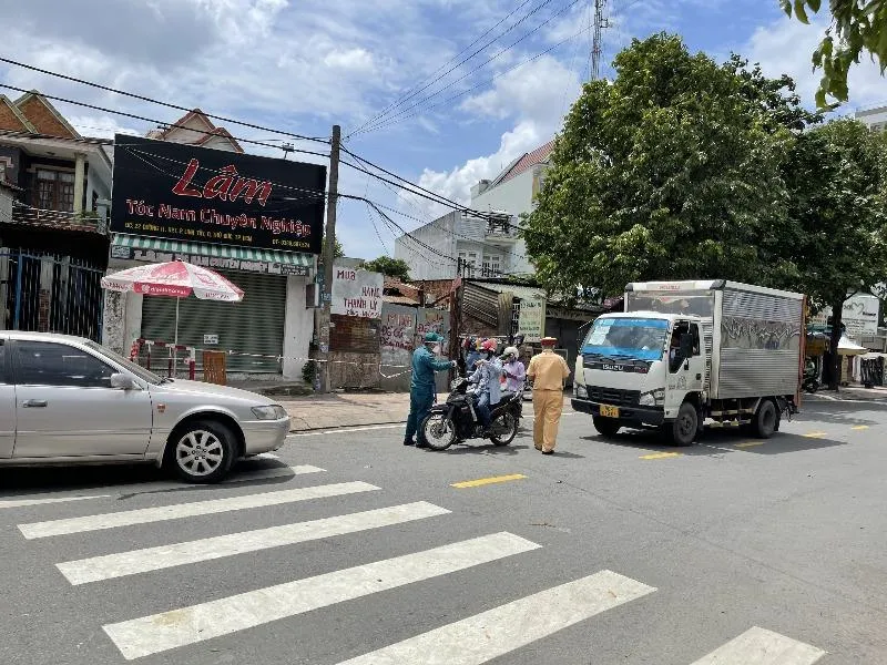 Sẽ xét nghiệm COVID-19 lưu động cho tài xế vận chuyển hàng hóa ảnh 1