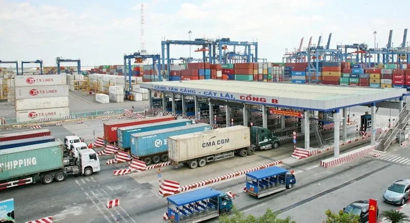 Tiếp tục đề xuất lùi thời gian thu phí cảng biển tới ngày 1-4-2022 ảnh 1