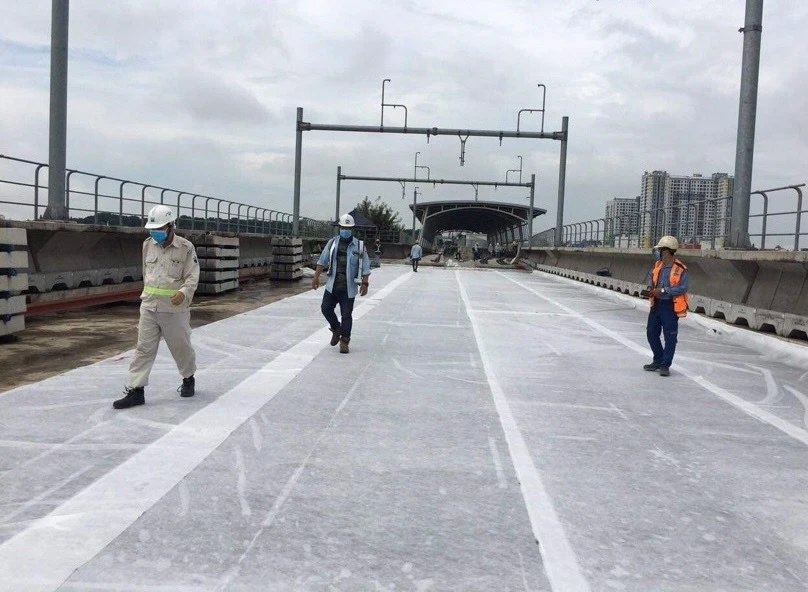 Cận cảnh tuyến metro số 1 bước sang giai đoạn 'bình thường mới' ảnh 2 Cận cảnh tuyến metro số 1 bước sang giai đoạn 'bình thường mới' ảnh 2
