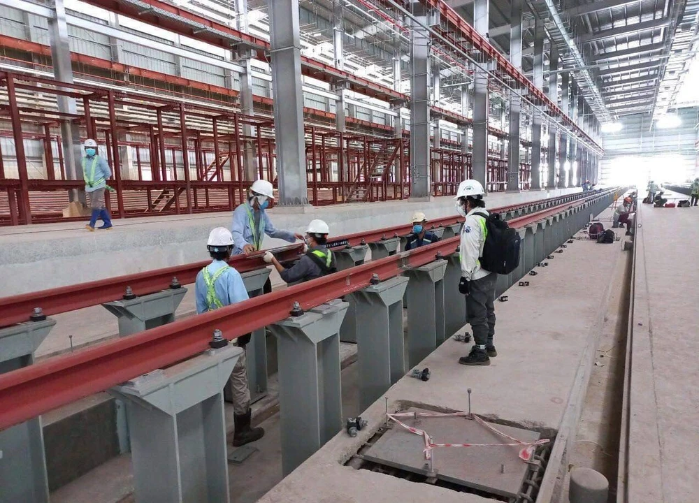 Cận cảnh tuyến metro số 1 bước sang giai đoạn 'bình thường mới' ảnh 5 Cận cảnh tuyến metro số 1 bước sang giai đoạn 'bình thường mới' ảnh 5