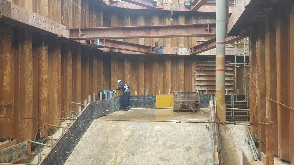 Cận cảnh tuyến metro số 1 bước sang giai đoạn 'bình thường mới' ảnh 1 Cận cảnh tuyến metro số 1 bước sang giai đoạn 'bình thường mới' ảnh 1