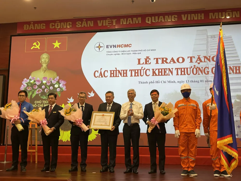 Phấn đấu đưa EVNHCMC sớm trở thành doanh nghiệp công nghệ số ảnh 3