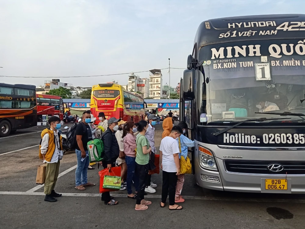 26 Tết, bến xe bắt đầu nhộn nhịp trở lại ảnh 7