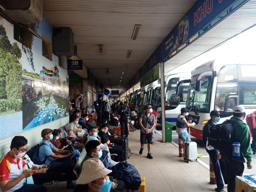 Lượng khách qua BXMĐ cũ sẽ tăng trong dịp Tết Dương lịch và Tết Nguyên đán 2023.