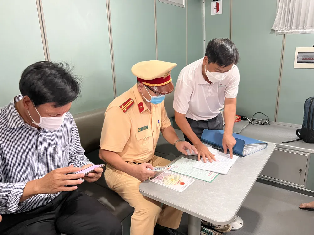 Sau vụ lật ca nô ở Quảng Nam, người dân TP.HCM... sợ đi tàu ảnh 5