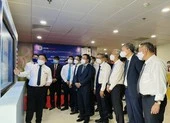 EVNHCMC: Bảo trì lưới điện bằng phương pháp rửa sứ online ảnh 4 Phấn đấu đưa EVNHCMC sớm trở thành doanh nghiệp công nghệ số