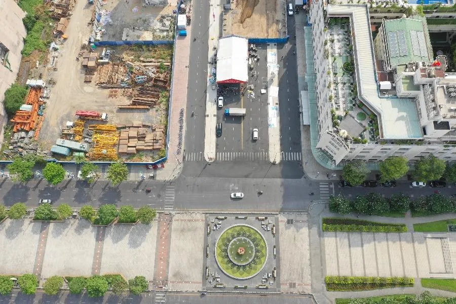 Ngã tư vòng giao lộ Nguyễn Huệ - Lê Lợi hiện hữu. Trong tương lai, bùng binh Cây Liễu sẽ được tái lập lại. Ảnh: ĐT.