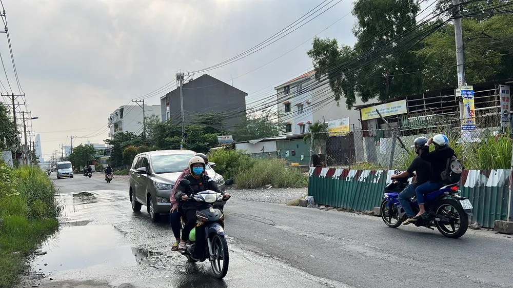 Có nhiều đoạn bị ngập nước. Ảnh: ĐT.