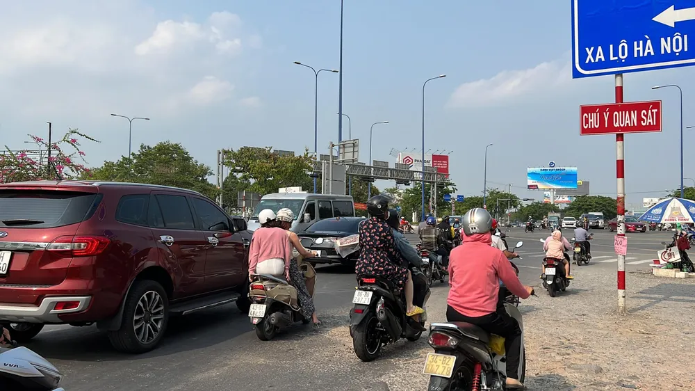 Đoạn đường Lương Định Của nối ra nút giao An Phú. Ảnh: ĐT.