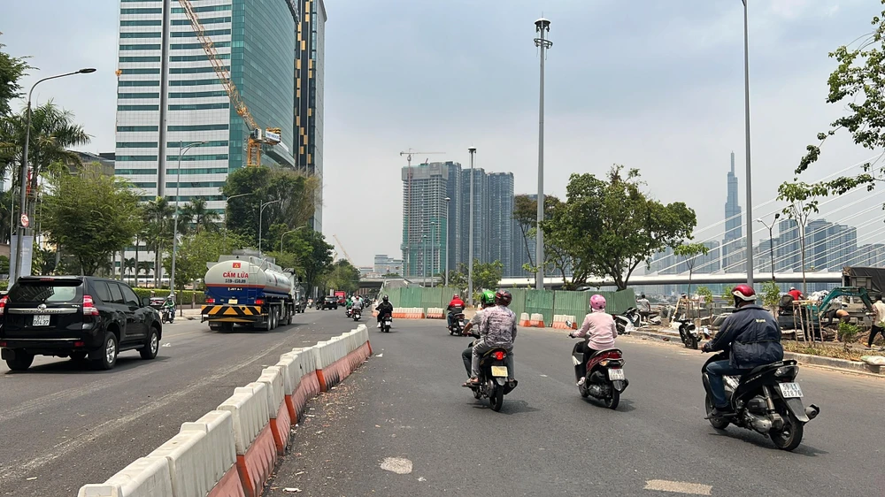 Đường Tôn Đức Thắng nối lên nhánh N1. Ảnh: ĐT. Đường Tôn Đức Thắng nối lên nhánh N1. Ảnh: ĐT.