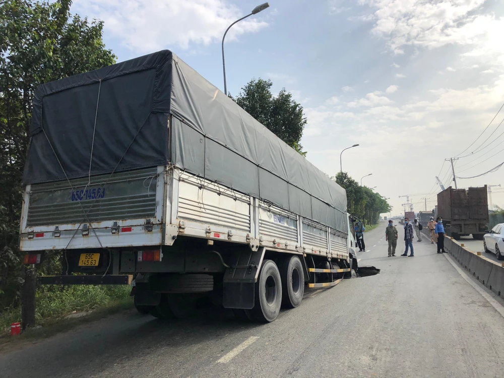 Sở GTVT TP.HCM yêu cầu phối hợp để kiểm tra về sự cố trên. Ảnh: ĐT.