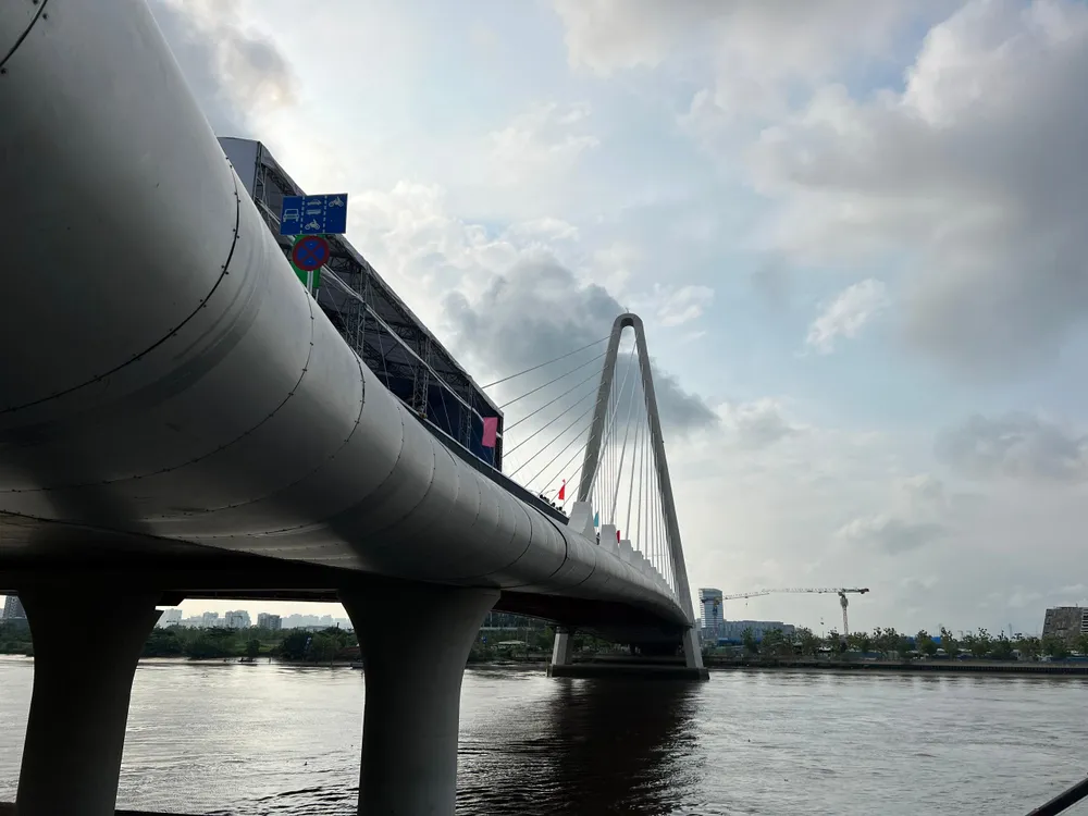 Cận cảnh cây cầu nối đôi bờ. Ảnh: ĐT. Cận cảnh cây cầu nối đôi bờ. Ảnh: ĐT.