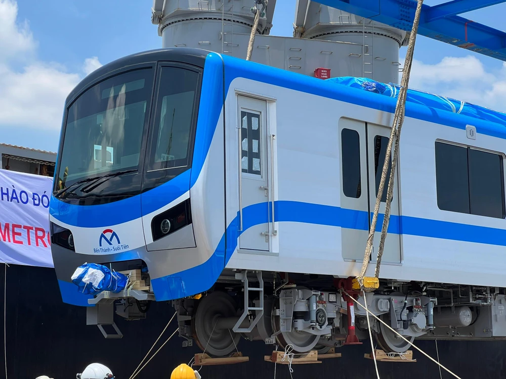 Cận cảnh toa tàu tuyến metro số 1. Ảnh: ĐT.