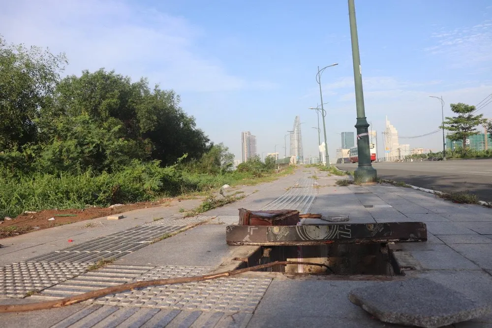 Hơn 10 hố ga bị mất. Ảnh: ĐT. Hơn 10 hố ga bị mất. Ảnh: ĐT.